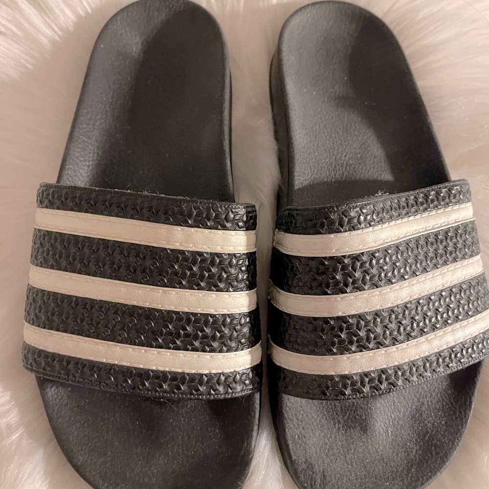 COPY - Adidas Classic Slides Size 8 Black White